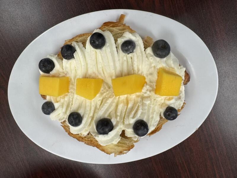 D15 Blueberry Mango Croissant